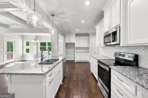 Kitchen - 237 Ivey Dr, Bethlehem, GA 30620 photo 3 of 3