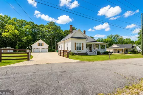 35 Combs St, Locust Grove, GA 30248