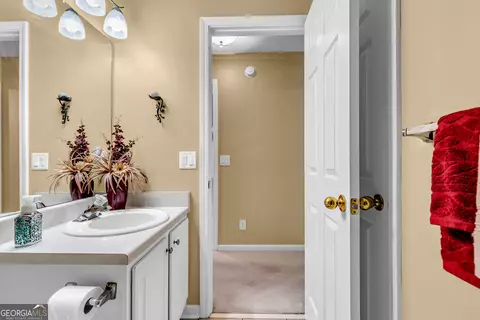 Bath - 277 Silver Brook Cir, Pooler, GA 31322 photo 2 of 5