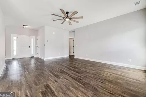 Living - 123 Thoroughbred Dr, Guyton, GA 31312 photo 2 of 4
