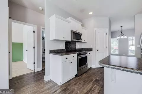 Kitchen - 123 Thoroughbred Dr, Guyton, GA 31312 photo 5 of 5