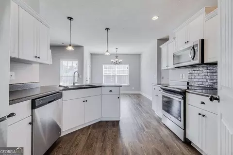 Kitchen - 123 Thoroughbred Dr, Guyton, GA 31312 photo 4 of 5