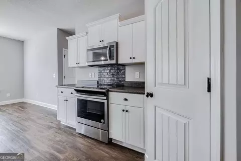 Kitchen - 123 Thoroughbred Dr, Guyton, GA 31312 photo 3 of 5