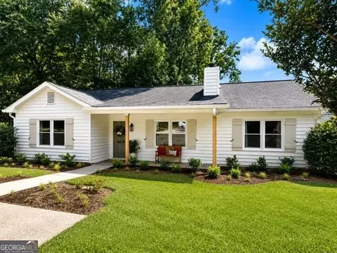 4429 Mcbrayer Rd, Flowery Branch, GA 30542