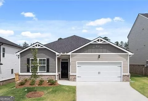 131 Champlain Rd, Hoschton, GA 30548