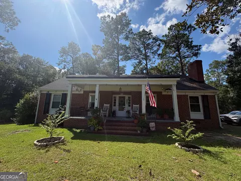 517 N Main St, Statesboro, GA 30458