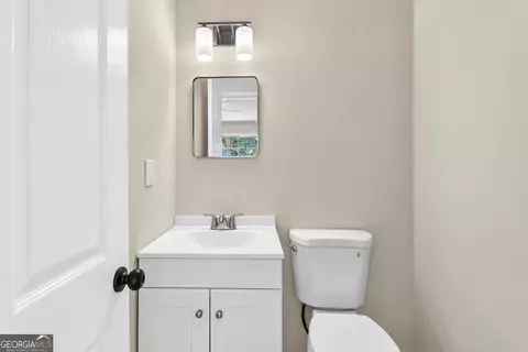 Bath - 1307 Heritage Ct, Hampton, GA 30228 photo 1 of 6