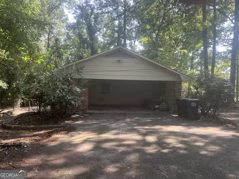 Exterior - 404 Debra Dr, Lagrange, GA 30240 photo 2 of 5