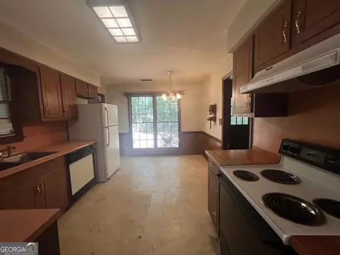 Kitchen - 404 Debra Dr, Lagrange, GA 30240 photo 1 of 2