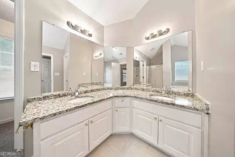 Bath - 125 River View Ct, Hampton, GA 30228 photo 3 of 4