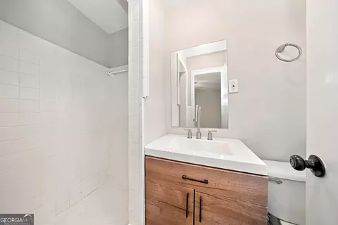 Bath - 10134 Westview Dr SW, Covington, GA 30014 photo 1 of 2