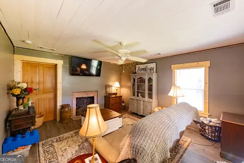 Living - 655 White Rd, Thomaston, GA 30286 photo 1 of 2