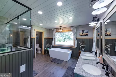 Bath - 655 White Rd, Thomaston, GA 30286 photo 4 of 5