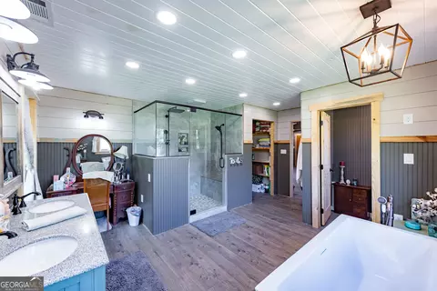 Bath - 655 White Rd, Thomaston, GA 30286 photo 3 of 5