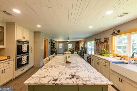 Kitchen - 655 White Rd, Thomaston, GA 30286 photo 2 of 3