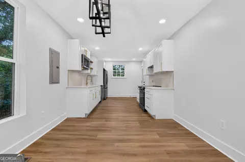 Entry Way - 515 E Lee St, Thomaston, GA 30286 photo 2 of 2