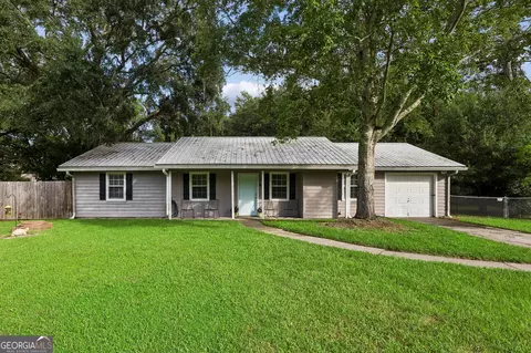 102 Richardson Ct, Saint Marys, GA 31558