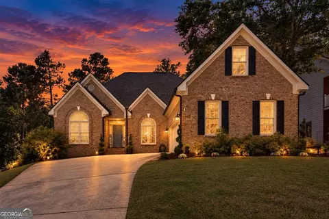 1003 Maple Creek Dr, Loganville, GA 30052
