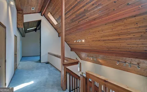 Entry Way - 3014 Prather Bridge Rd, Toccoa, GA 30577 photo 7 of 7