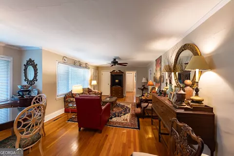 Living - 802 Avalon Rd, Thomaston, GA 30286 photo 3 of 3