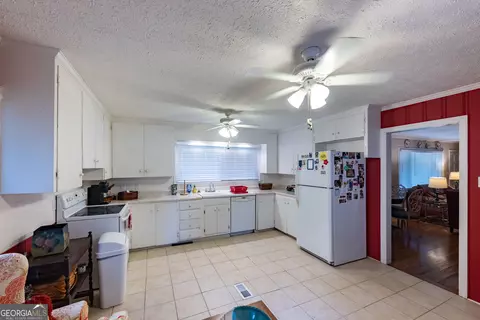 Kitchen - 802 Avalon Rd, Thomaston, GA 30286 photo 1 of 1