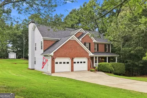 5821 Silverthorn Dr, Flowery Branch, GA 30542