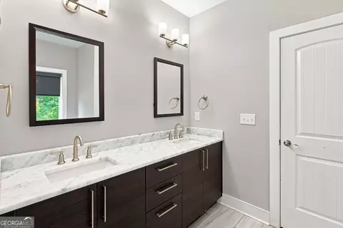 Bath - 159 N Edenfield Ridge Dr SE, Rome, GA 30161 photo 6 of 9