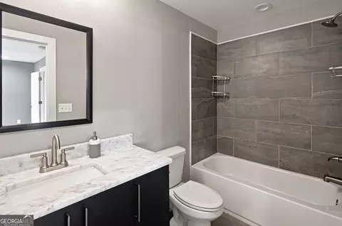 Bath - 159 N Edenfield Ridge Dr SE, Rome, GA 30161 photo 2 of 9