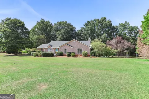 Exterior - 448 Minter Dr, Hampton, GA 30228 photo 1 of 10