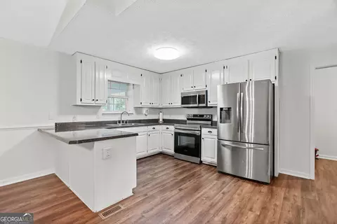 Kitchen - 448 Minter Dr, Hampton, GA 30228 photo 1 of 2