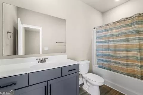 Bath - 3162 Webb Rd #8B, Milton, GA 30004 photo 2 of 2