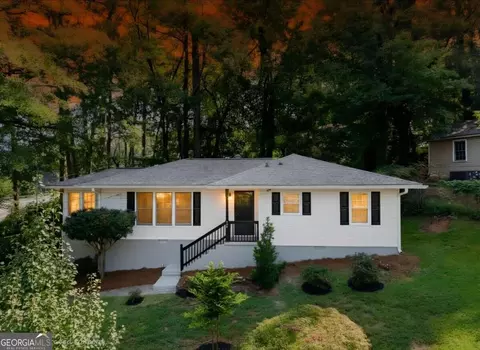 220 Woods Dr NE, Marietta, GA 30060