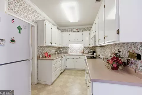 Kitchen - 22 Green Hill Pl, Toccoa, GA 30577 photo 1 of 3