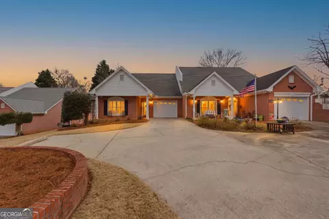 Exterior - 22 Green Hill Pl, Toccoa, GA 30577 photo 5 of 8