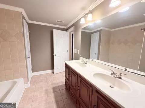 Bath - 1639 Mapmaker Dr, Dacula, GA 30019 photo 7 of 8
