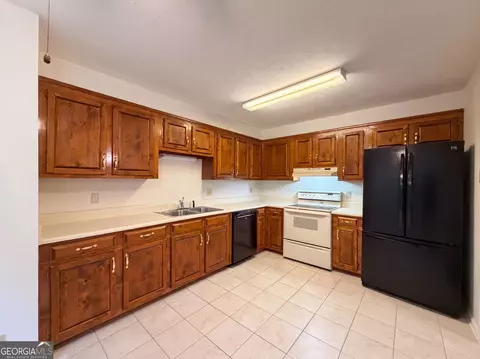 Kitchen - 103 Saddlebrook Ct, Lagrange, GA 30240 photo 1 of 4