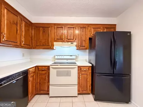Kitchen - 103 Saddlebrook Ct, Lagrange, GA 30240 photo 3 of 4
