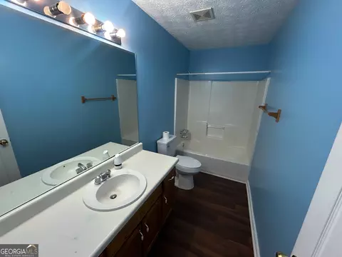 Bath - 255 Radcliffe Trce, Covington, GA 30016 photo 2 of 3