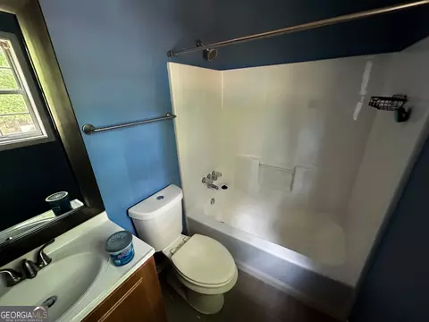 Bath - 255 Radcliffe Trce, Covington, GA 30016 photo 1 of 3