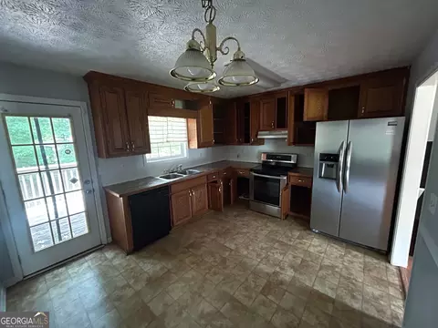 Kitchen - 255 Radcliffe Trce, Covington, GA 30016 photo 1 of 1