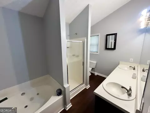 Bath - 255 Radcliffe Trce, Covington, GA 30016 photo 3 of 3