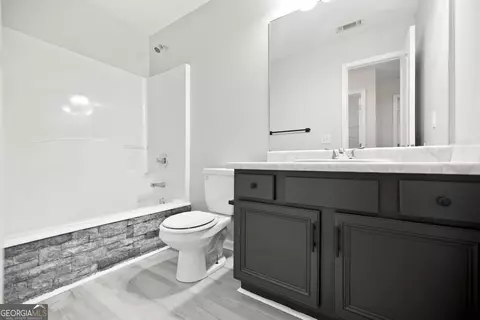 Bath - 105 Dane Ter, Warner Robins, GA 31088 photo 1 of 1