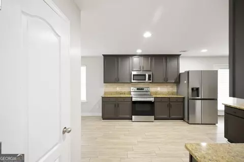 Entry Way - 105 Dane Ter, Warner Robins, GA 31088 photo 2 of 5