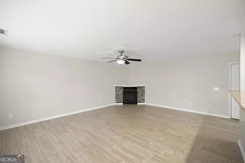 Living - 105 Dane Ter, Warner Robins, GA 31088 photo 1 of 5