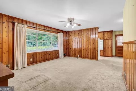 Living - 6125 Phillips Dr, Morrow, GA 30260 photo 6 of 8