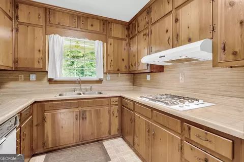 Kitchen - 6125 Phillips Dr, Morrow, GA 30260 photo 1 of 3