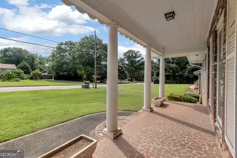 Exterior - 6125 Phillips Dr, Morrow, GA 30260 photo 6 of 15