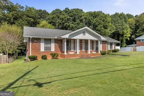 Exterior - 6125 Phillips Dr, Morrow, GA 30260 photo 1 of 15