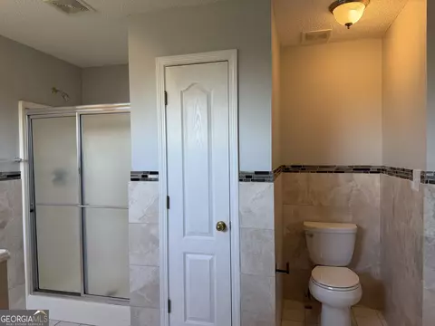 Bath - 152 Moss Pointe Dr, Mcdonough, GA 30253 photo 1 of 4