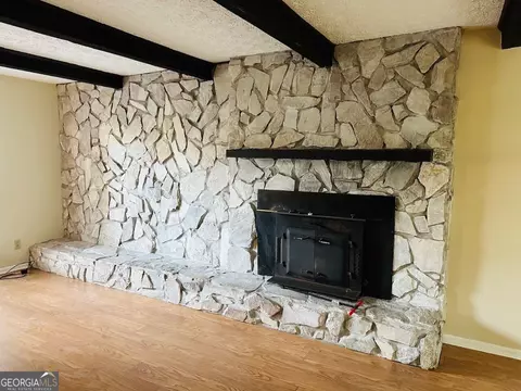 Living - 115 W Pyne Dr, Lagrange, GA 30240 photo 1 of 3